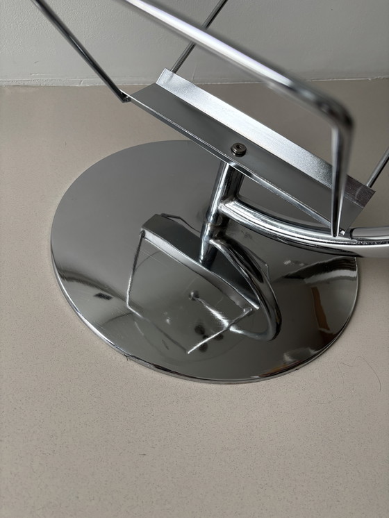 Image 1 of Bijzettafel di design in cromo Kokoon con finestra di lettura