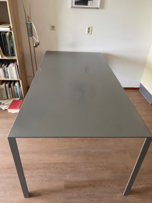 Dining table 'Less' by Jean Nouvel for Molteni