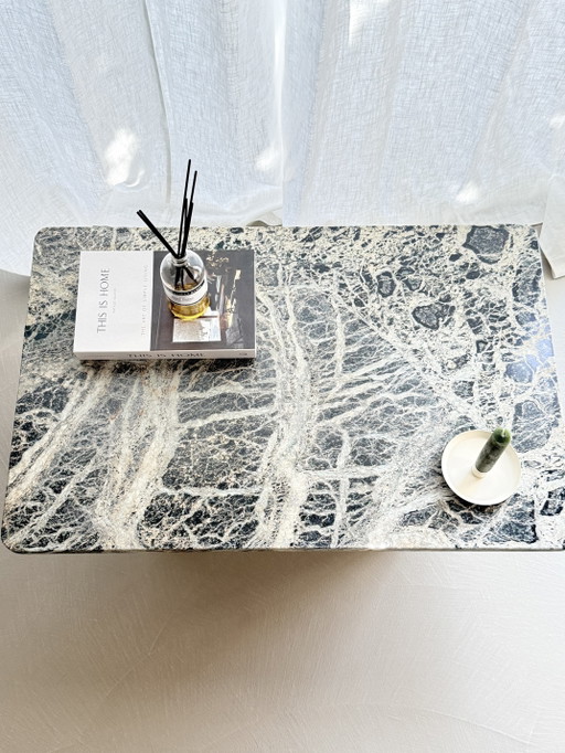 Außergewöhnlicher Vintage-Couchtisch von Natuzzi – Italienisches Design aus massivem Naturstein – salontafels, Marble