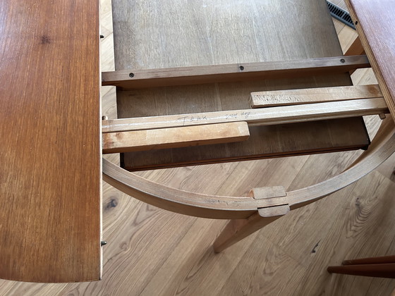 Image 1 of Scandinavische eetstoelen en eettafel van het merk  Niels O Mōller