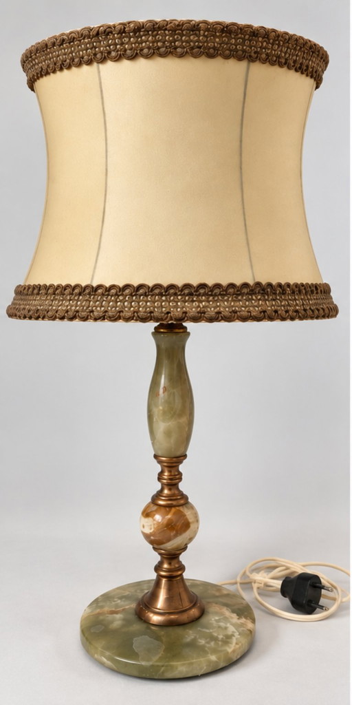 Tischlampe mit Onyx und Messing, cremefarbener Schirm