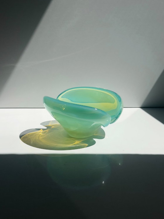 Cendrier vintage en verre à l'uranium de Murano / Vide Poche, Sommerso Glass, Italie, années 1950/60 – Bols (photo 4 of 5)