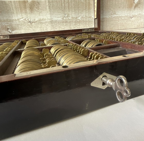 19th Century French Ophthalmology Trial Lens Set – 210 Lenses – Decorative Objects, Wood, Brass (photo 12 of 14)