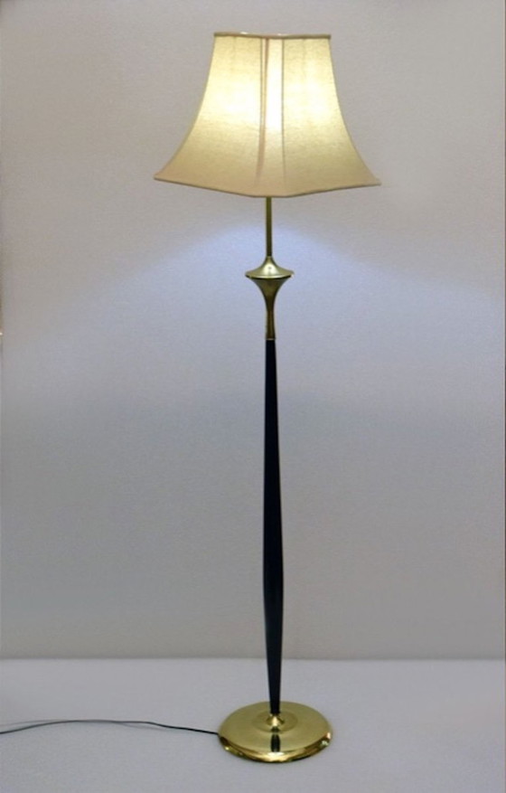 Image 1 of Vloerlamp van mahoniehout en messing, jaren 1950