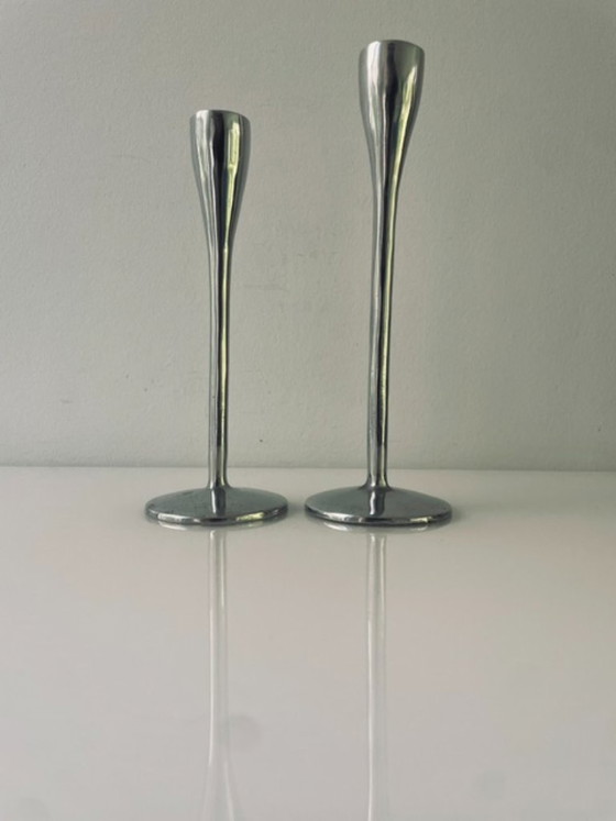 Image 1 of Juego de 2 portavelas de aluminio con diseño especial – Diferentes alturas