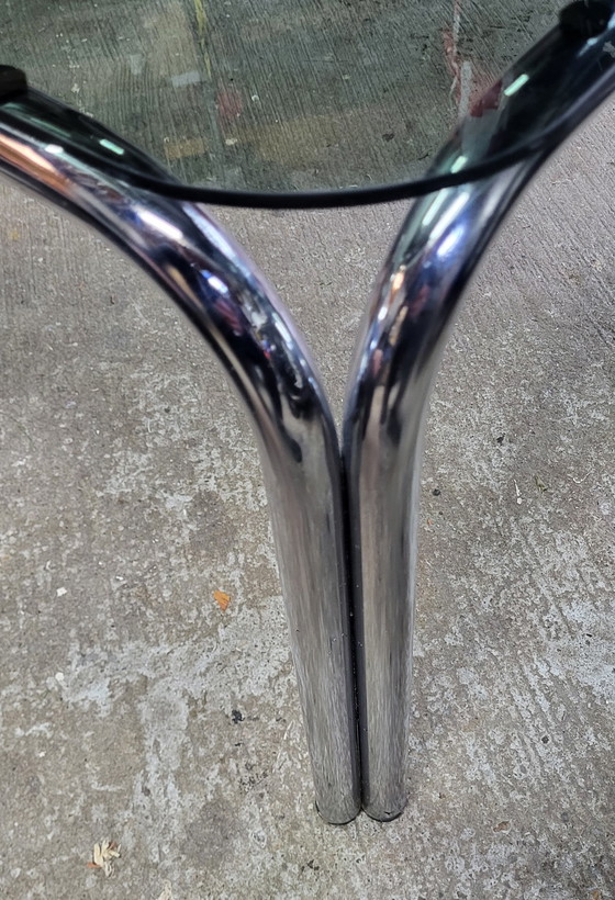 Image 1 of Tavolino da caffè in vetro fumé con struttura tubolare cromata