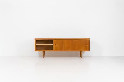 Buffet en chêne conçu par Henry W. Klein pour Bramin (Danemark, années 1960).