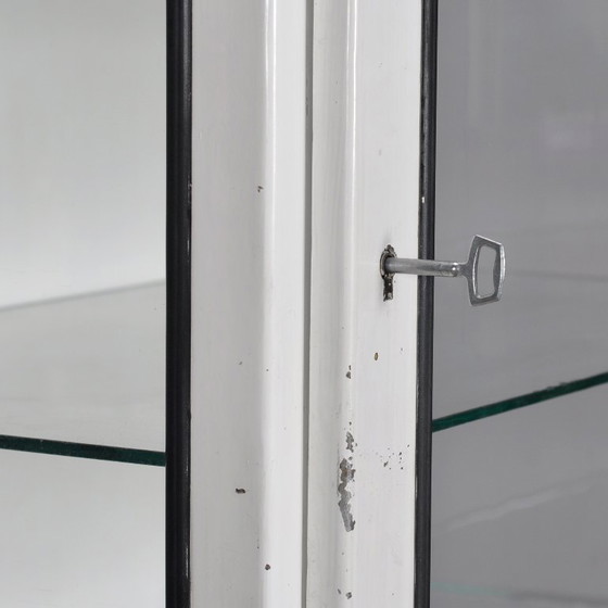 Vintage medical cabinet, 1970s, Display cabinets, Metal, Glass, White (photo 7 of 9)