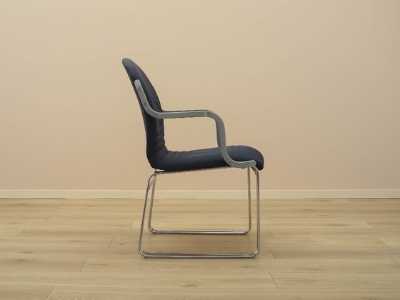 Italiaanse vergaderstoel uit de jaren 90 met blauwe bekleding op een zwevend onderstel. – Bureaustoelen (photo 8 of 15)