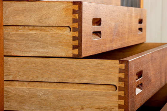 Image 1 of Enfilade danese extra lunga in teak, quercia e skai, 280 cm, di Arne Hovmand-Olsen 1960.