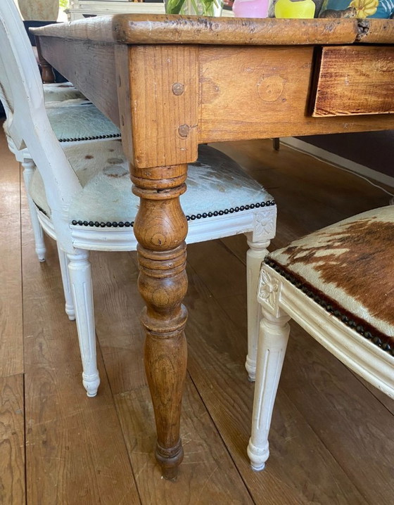 Image 1 of Antieke houten eettafel