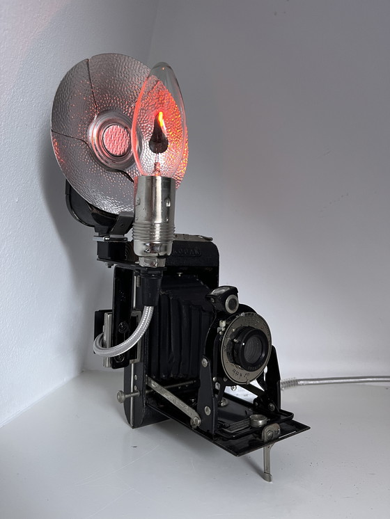 Image 1 of Lamp van balgcamera uit jaren veertig 