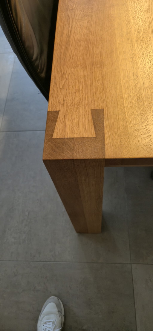 Table à manger en bois de chêne