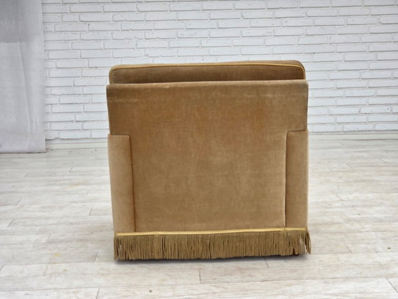 Image 1 of Deense fauteuil uit de jaren 70, bekleed met honinggeel meubelvelours.