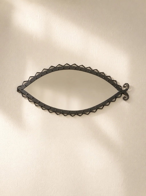 Handgeschmiedeter Eisenspiegel mit genietetem Rahmen, Italien, 1960er Jahre – Iron, Italian Design