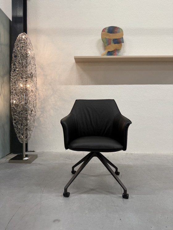 Image 1 of Leolux Mara Twist dining chair black leather