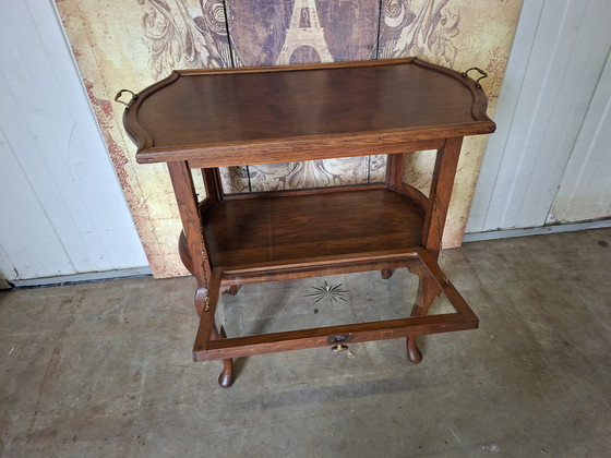 Image 1 of Antiek theekastje, vitrinekastje, whiskeybar, wijnkastje met afneembaar dienblad afm: 75x44 en 75cm hoog.

