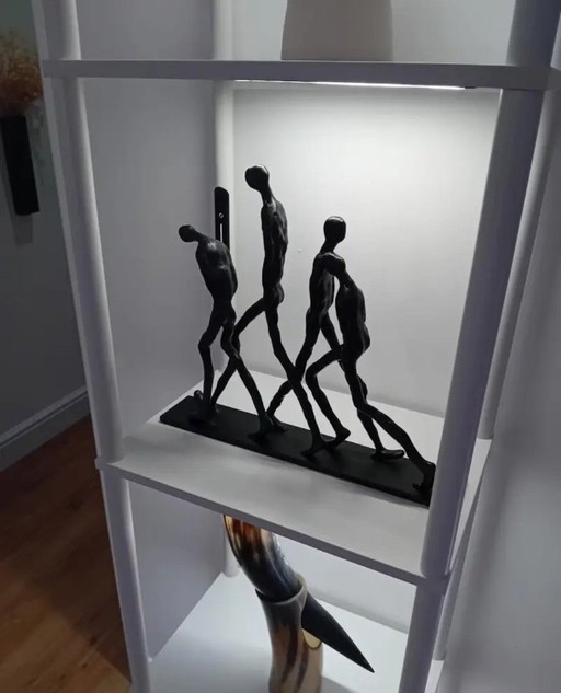 Scultura ispirata a Giacometti "Uomini vari che camminano" Ferro – beeldhouwkunst, Iron (photo 2 of 11)