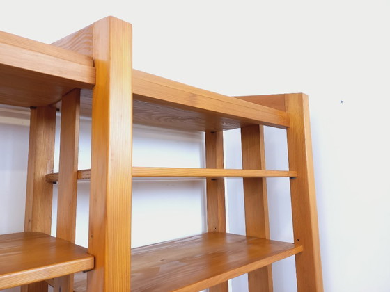 Image 1 of Grote modulaire boekenkast in 6 secties met 30 vintage grenenhouten planken uit de jaren 70 en 80.