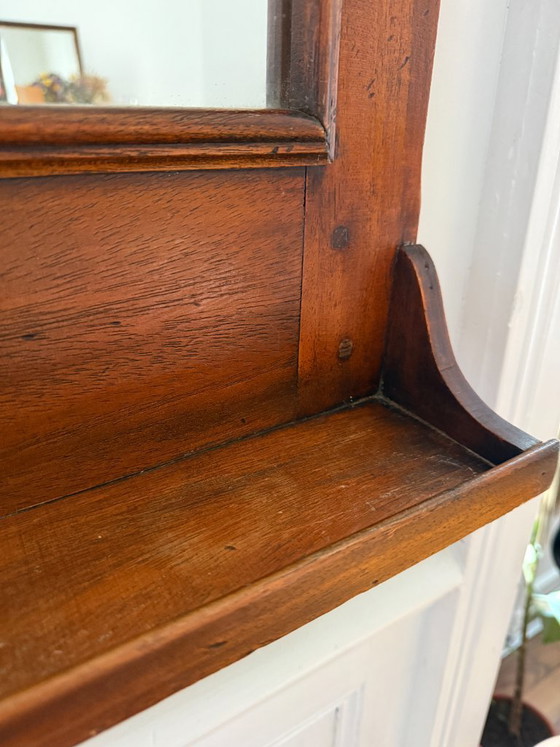 Image 1 of Miroir de toilette ancien en bois – charme classique