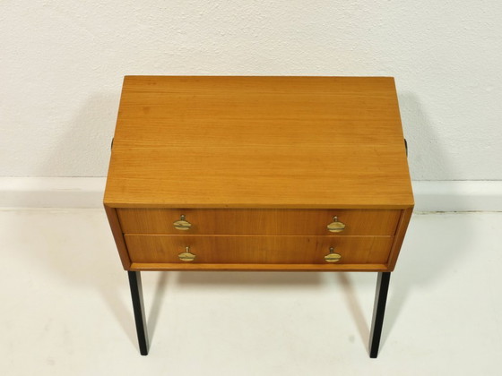 Image 1 of Meuble d'entrée vintage des années 1960, commode moderne du milieu du siècle, placage en érable, buffet à 2 tiroirs