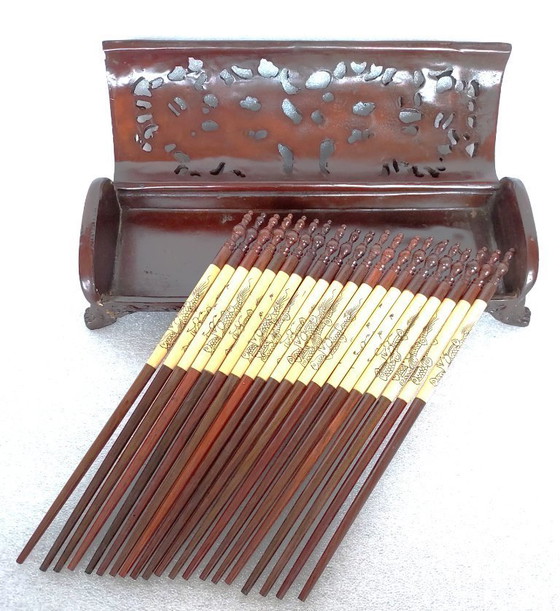 Image 1 of Scatola cinese in resina con 20 bacchette