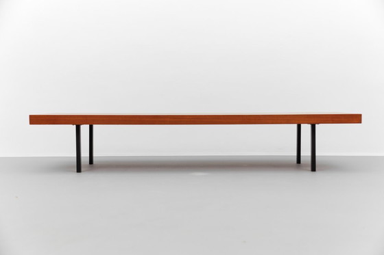 Image 1 of Banco de nogal de mediados de siglo con patas de metal, década de 1960