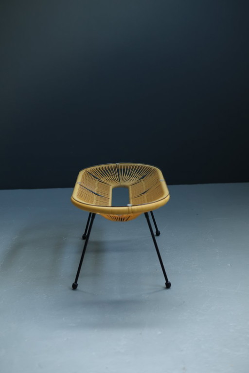 Mesa de centro amarilla