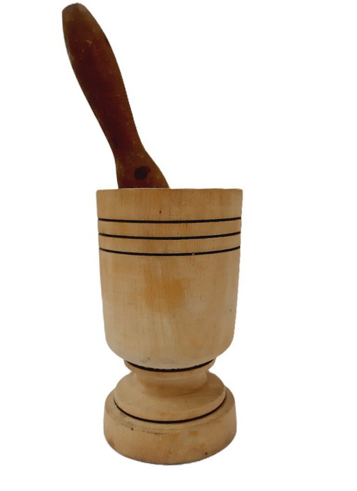 Mortier et pilon en bois vintage