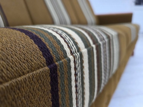 Image 1 of Dänisches 3-Sitzer-Sofa aus den 1970er Jahren, Möbelwolle, massives Eichenholz.