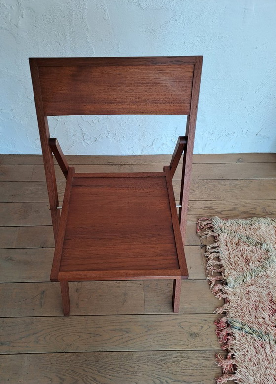 Image 1 of Casegoods Klappbarer flacher Stuhl