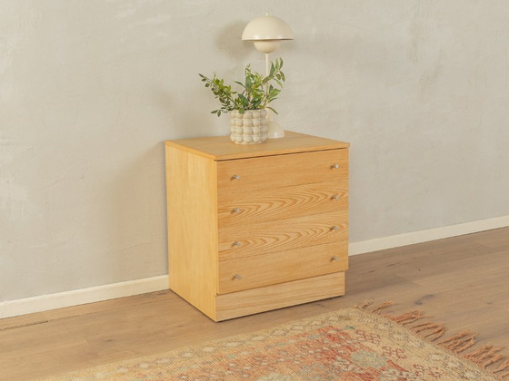 Image 1 of Cómoda clásica de los años 70