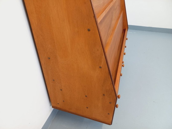 Image 1 of Vintage houten vitrinekast/boekenkast met lades uit de jaren 60.