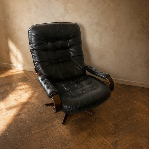 Scandinavian Style Black Leather Swivel Lounge Chair with Bentwood Frame, 1970s