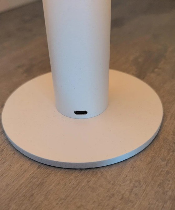 Oranje/Wit LED Tafellamp, Tactiel, USB-C Oplaadbaar, Dimbaar, Tafellampen, Aluminium, Glas, Scandinavian (foto 10 van 12)