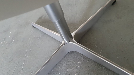 Image 1 of Poltrona a forma di cigno di Fritz Hansen in pelle bianca