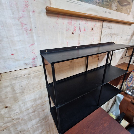 Image 1 of Porta libri da parete vintage in metallo