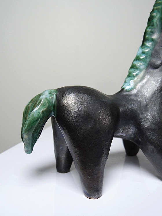 Image 1 of Vintage gestileerd paard van zwart en groen geglazuurde klei, handgemaakt.