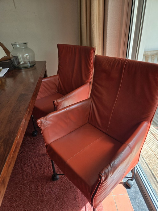 Chaplin-Stühle, rotes Leder. 7 Stück