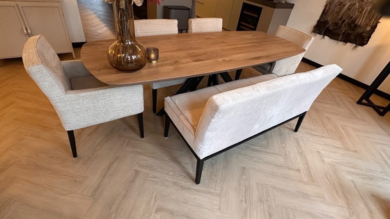 Image 1 of Quattro sedie da pranzo con panca da tavolo da pranzo