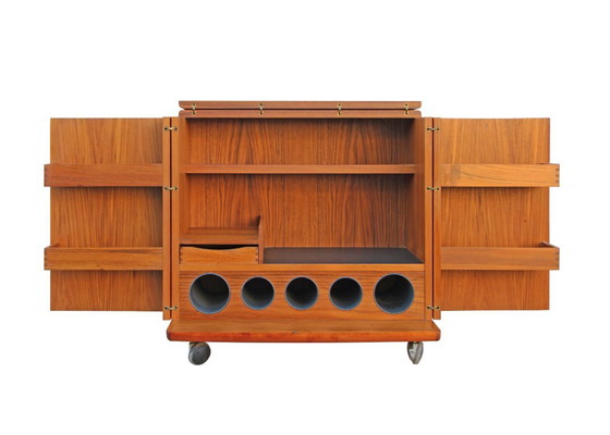 Mueble bar danés de teca de Illum Wikkelsø para CFC Silkeborg, años 60 – Wood (photo 7 of 11)