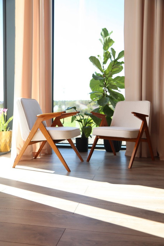 Image 1 of Fauteuil scandinave blanc bouclé, design Chierowsky