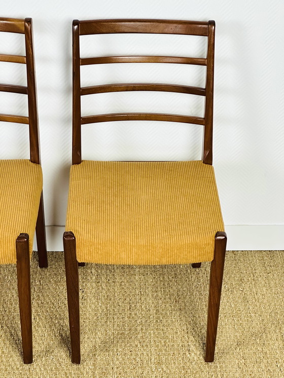Image 1 of 3 Skandinavische Stühle aus Teakholz 1960