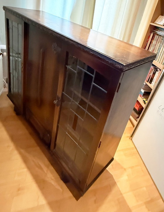 Image 1 of Vetrina vintage a tre ante con cassetto e due ante in vetro colorato