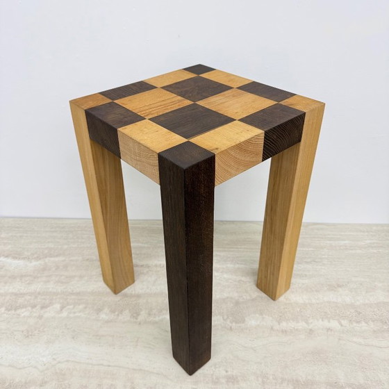 Sgabello in legno con motivo a scacchiera, Sgabelli, Marrone, Modern (foto 9 di 14)