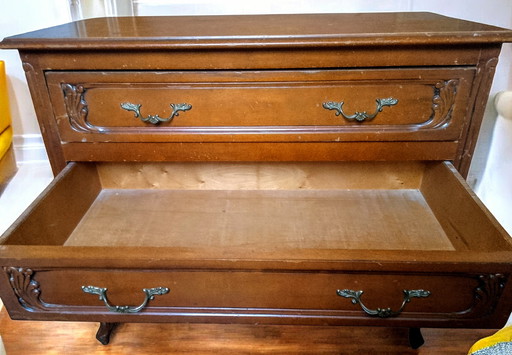 Cassettiera in noce in stile Luigi XVI