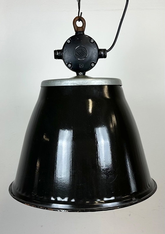 Image 1 of Lampada a sospensione industriale in smalto nero, anni '60