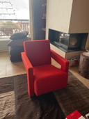 fauteuil Utrecht, Gerrit Thomas Rietveld Tissu en feutre rouge Kvadrat. Très bon état.