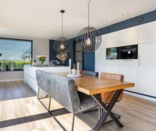 Prachtige Complete Eethoek | Industriële Houten Tafel + Eetkamerbank + 3 Stoelen