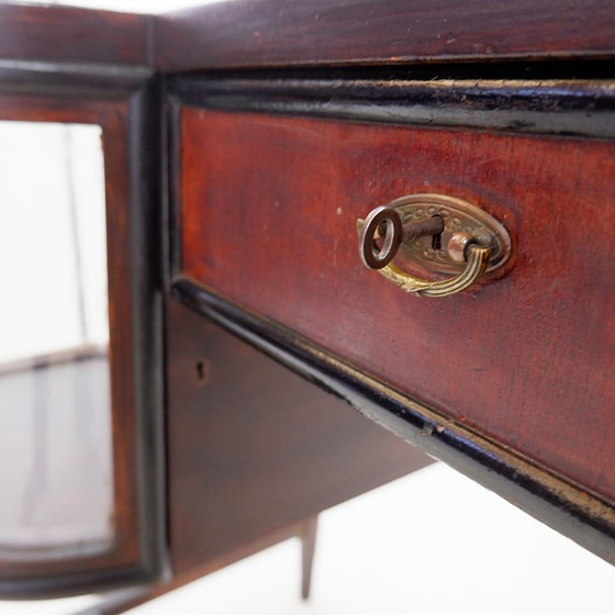 Image 1 of Konsole mit gebogenen Glastüren – Art-Deco-Stil